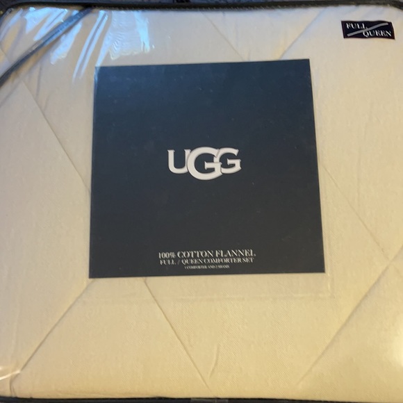 UGG Comforter Set! Minimalist boho Vibes - Picture 7 of 7